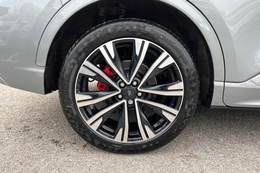 Ford Kuga Photo autoimg-e35b363a874699ec035faa218029ee5a76a31456.jpg