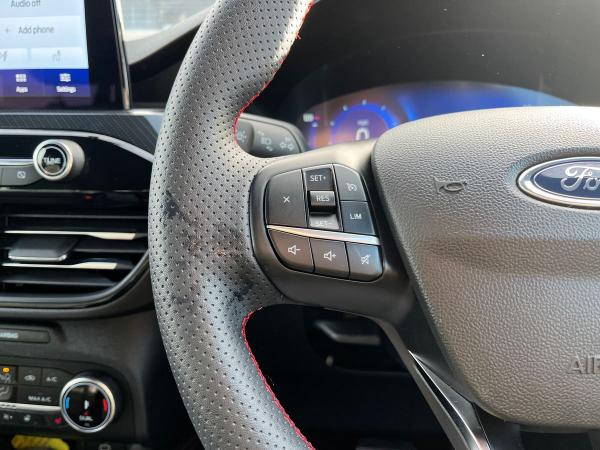 Ford Kuga Photo autoimg-e35b784bb42195ccc352a023843bc23119fd2d33.jpg