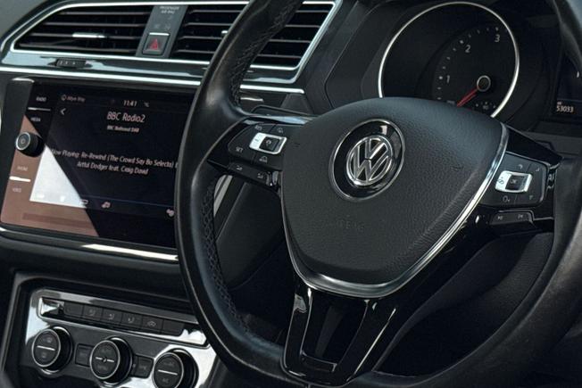 VOLKSWAGEN Tiguan Photo 39