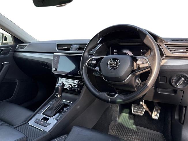 ŠKODA Superb Photo 6