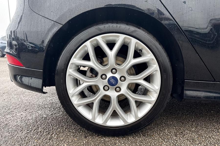 Ford Focus Photo autoimg-e3700dbf5b092ecca51d63c43eefb61f50916efb.jpg