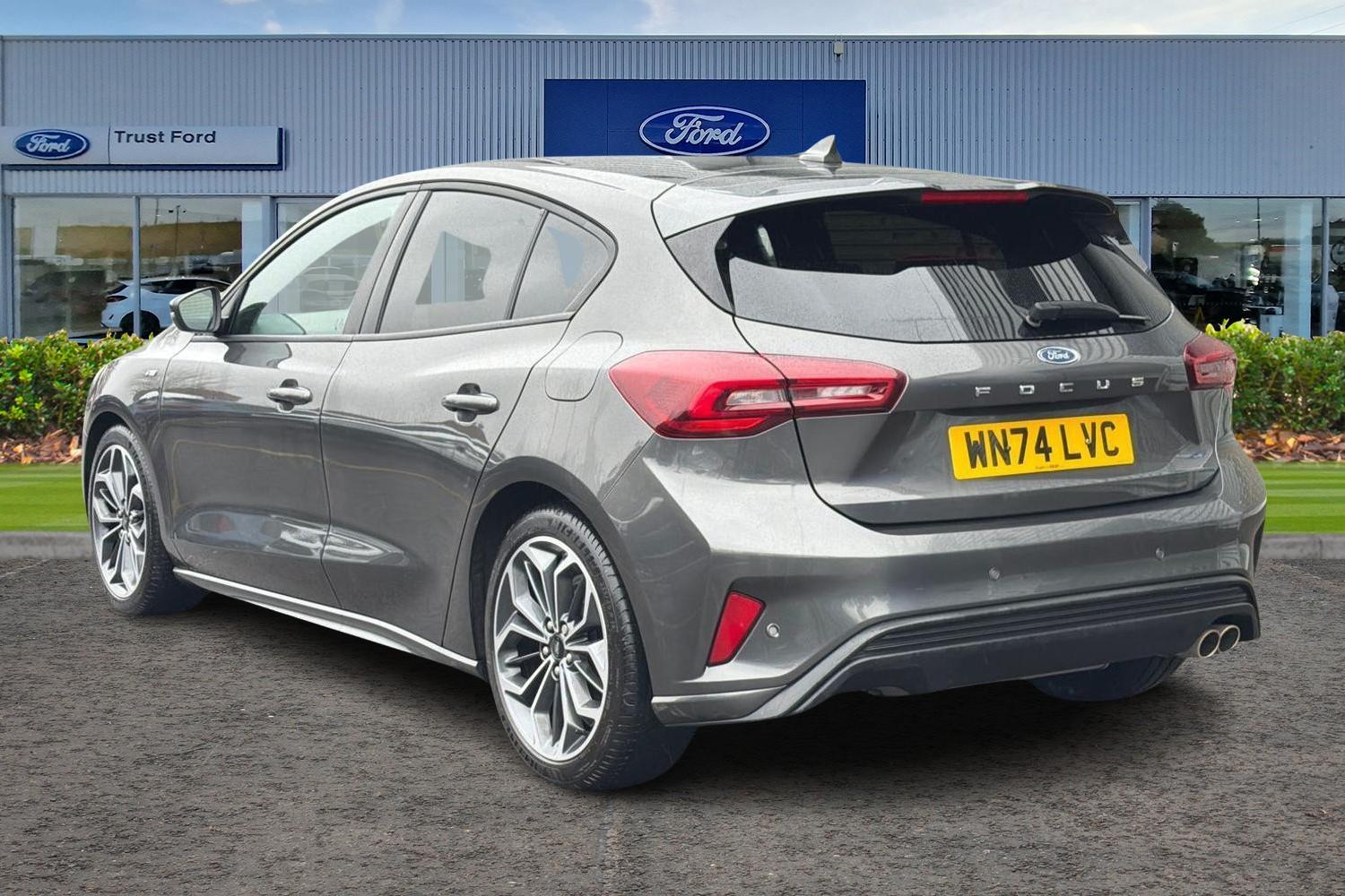 Ford FOCUS Photo 1