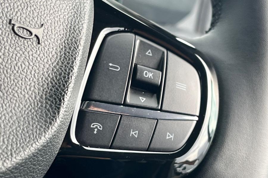 Ford TRANSIT CUSTOM Photo autoimg-e379f975e4c4744a8bb6a2da13a119bbde24fec0.jpg