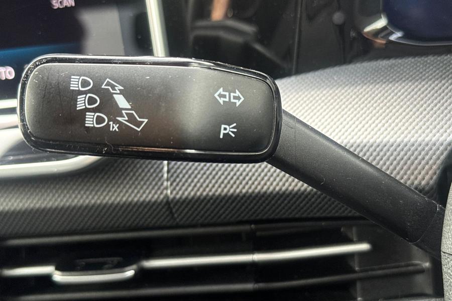Volkswagen GOLF Photo autoimg-e37b1d86aa64bcd461cde9268dcd07d455cd3587.jpg