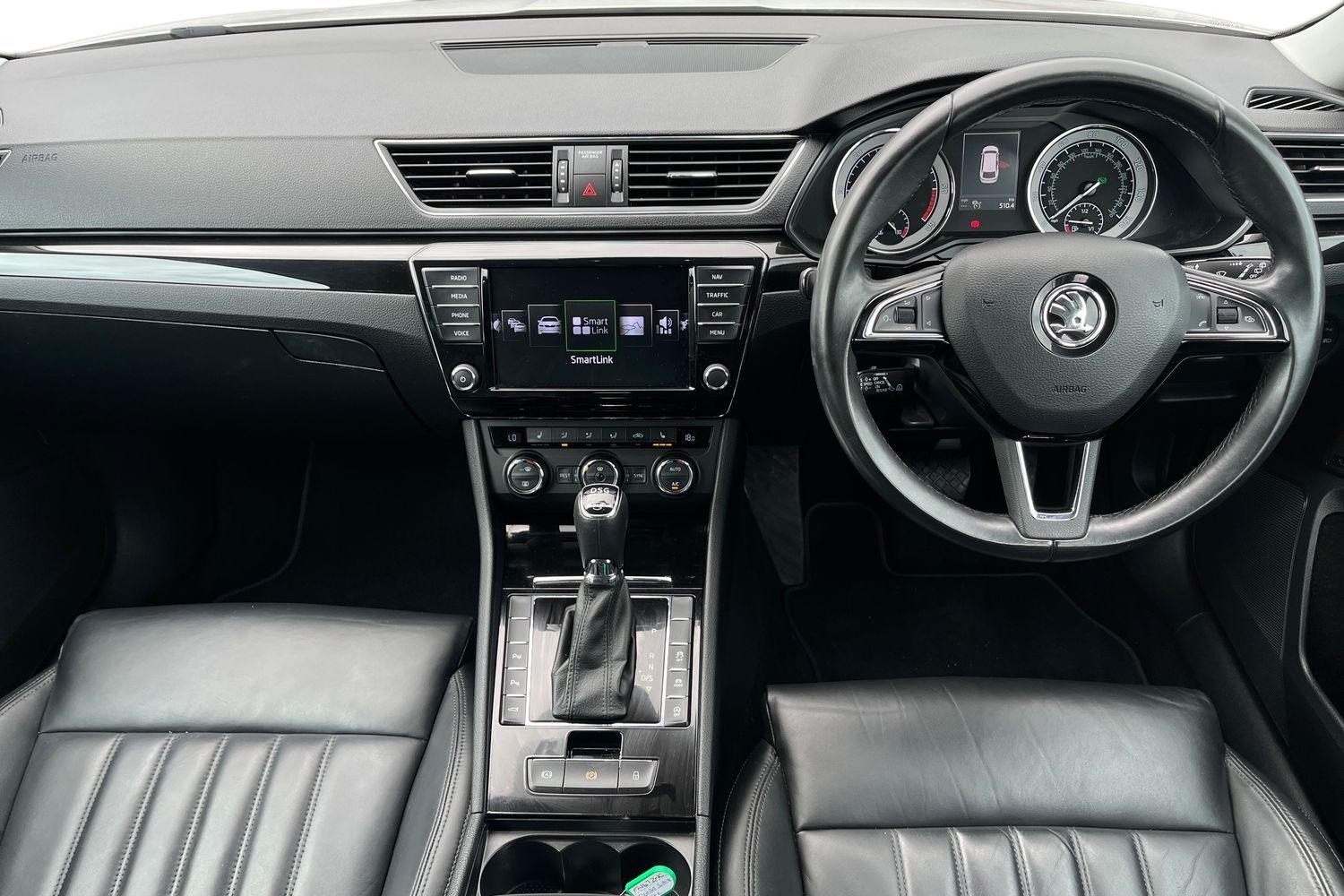 Skoda SUPERB Photo 9