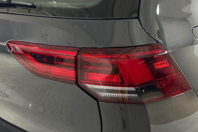 VOLKSWAGEN Golf Photo 18