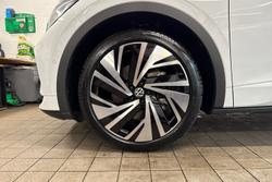 VOLKSWAGEN ID.4 Photo 5