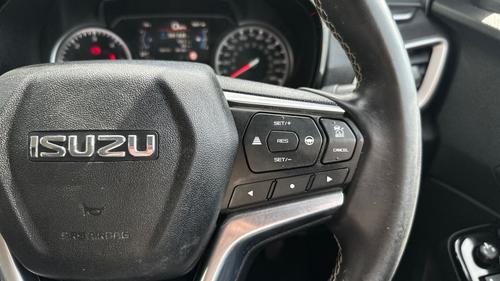 Isuzu D-Max Photo autoimg-e3826bf9bfb0b650f0112263c2857bda13908de5.jpg