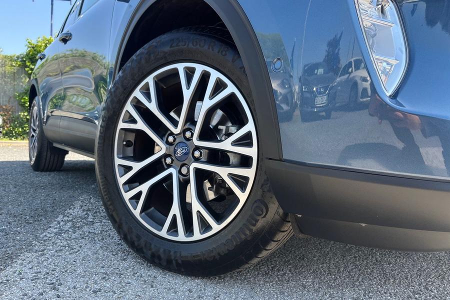 Ford KUGA Photo autoimg-e382f6f2792f48a40ba8b9f15d2bd38a4f5a616e.jpg