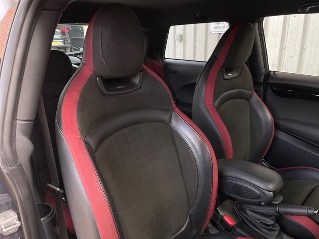 MINI Hatch Photo 28