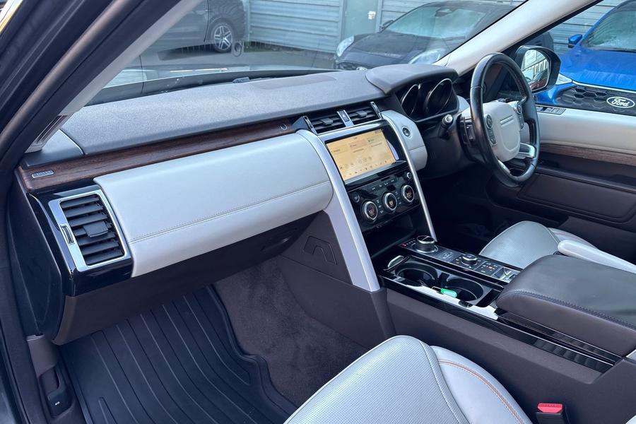 Land Rover DISCOVERY Photo autoimg-e38c8c21f1d7ca31d84d42e99e510ed9777ff23e.jpg