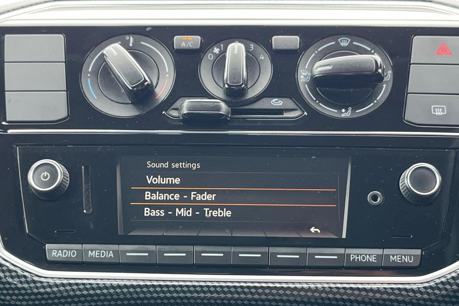 Volkswagen UP Photo autoimg-e390a3cb660465dfc3e15194c0c26103c8cbd668.jpg
