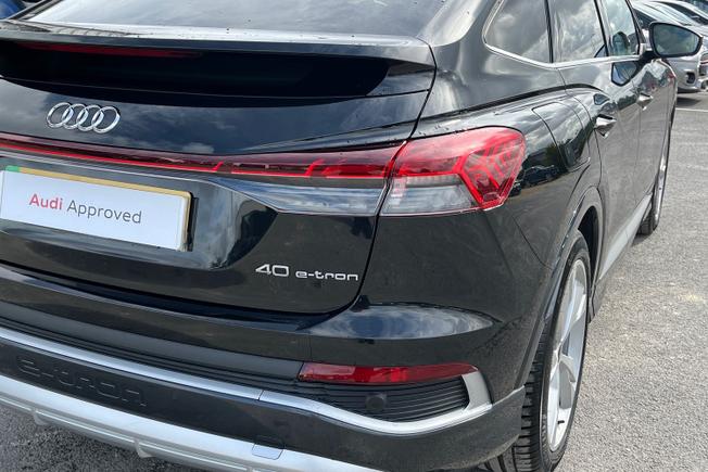 AUDI Q4 E-Tron Photo 18