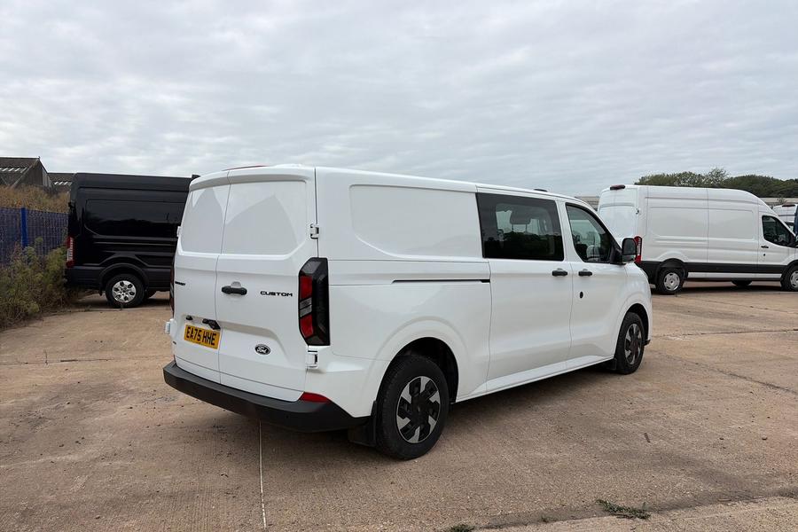 Ford TRANSIT CUSTOM Photo autoimg-e3913dd09409a8630652046861659f9fd9027be9.jpg
