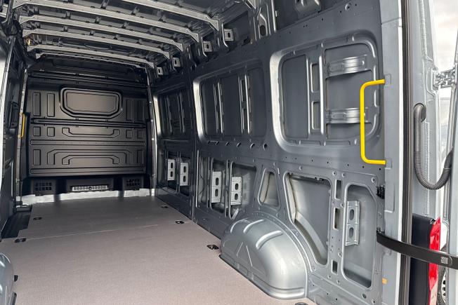 VOLKSWAGEN Crafter Photo 28