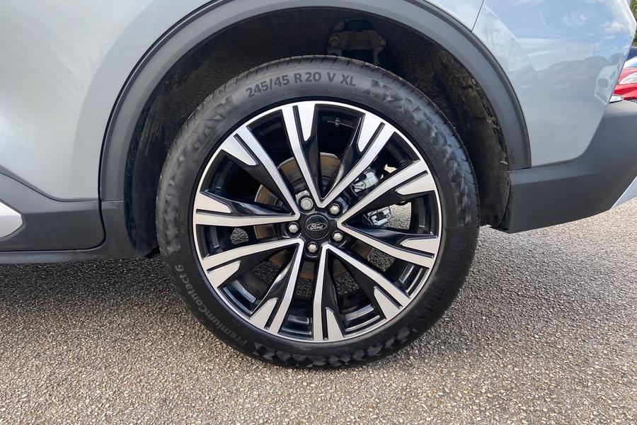Ford KUGA Photo autoimg-e393878e71eeed20f2585e5812f8ca5621caea58.jpg