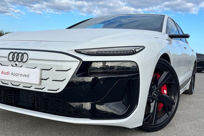 AUDI S6 E-Tron Avant Photo 25