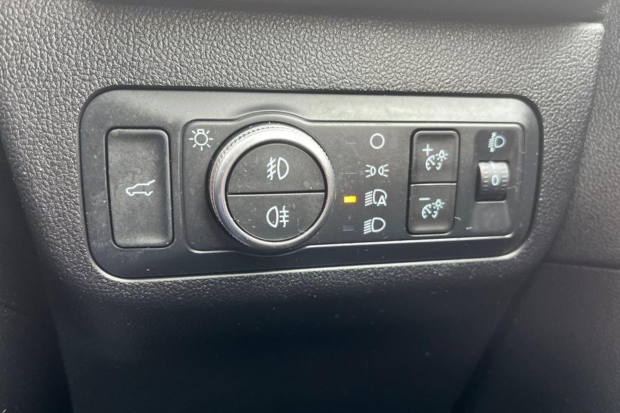 Ford KUGA Photo autoimg-e39aab195263303a3d5fa28072ec8ac277a2c8e9.jpg