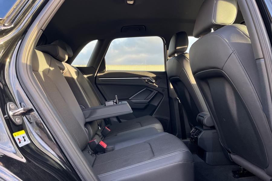 Audi Q3 Photo autoimg-e39c618c9a02fc1632bdd58e4de895fbb85bd552.jpg