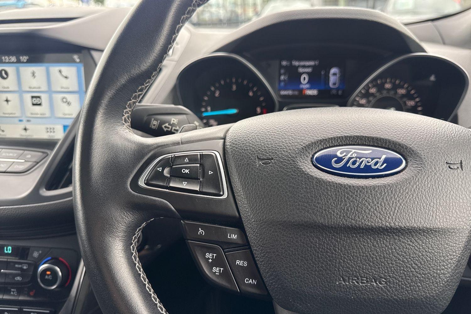 Ford KUGA Photo 31