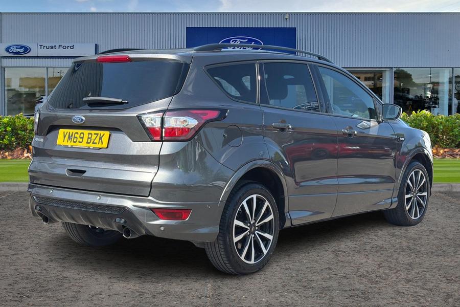 Ford KUGA Photo autoimg-e3a82ddfc1e23ca4715e58a0d9e93375af3274f6.jpg
