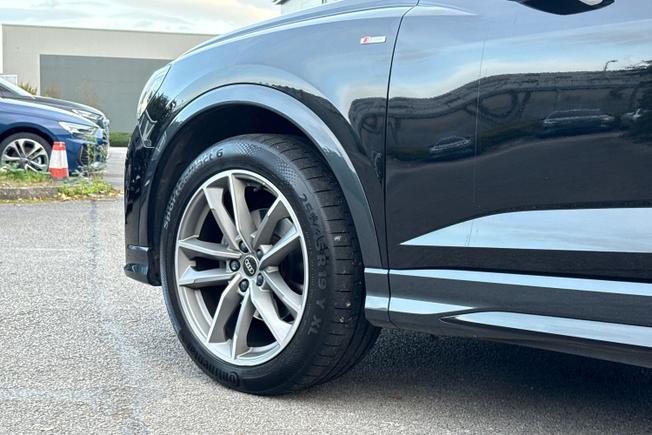AUDI Q3 Photo 24