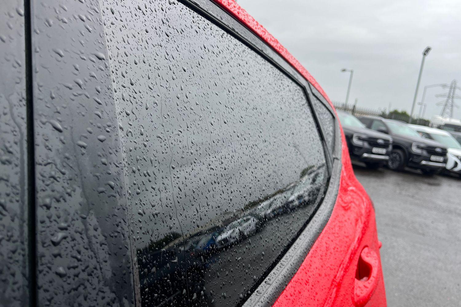 Ford FIESTA Photo 24