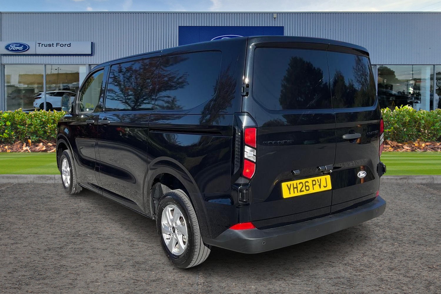 Ford Transit Custom Photo 1