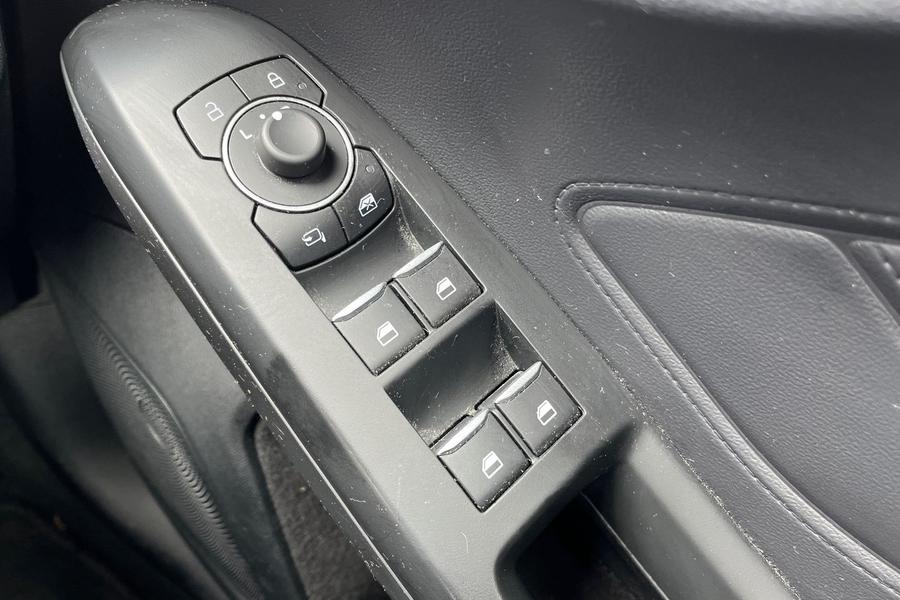 Ford FOCUS Photo autoimg-e3b4157858e0448a10d1259fc79131a7f83917d6.jpg