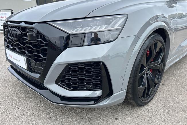 AUDI Rsq8 Photo 30