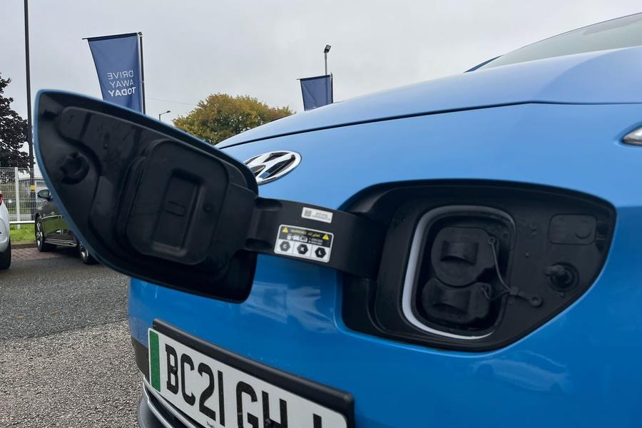 Hyundai KONA Photo autoimg-e3b9db6f381e6bbbf2d0941813d022d47b13693b.jpg