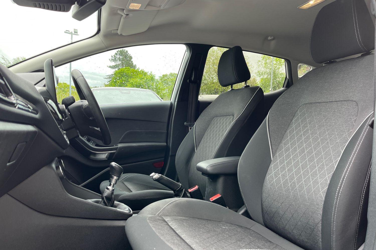 Ford Fiesta Photo 18