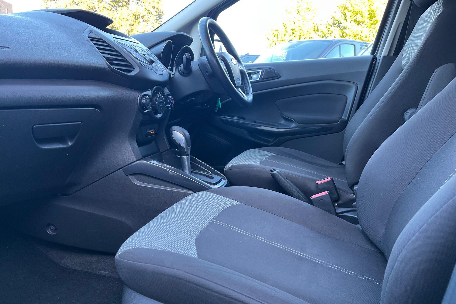 Ford ECOSPORT Photo 17