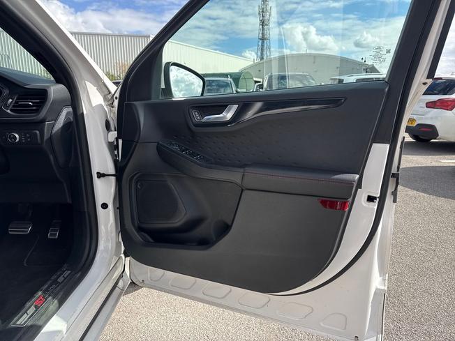 FORD Kuga Photo 40