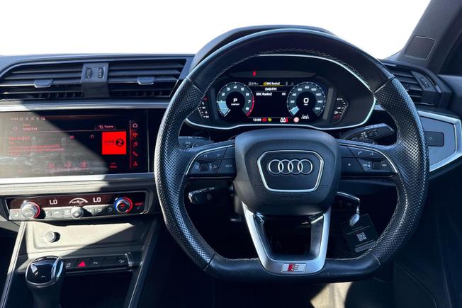 Audi Q3 Photo 11