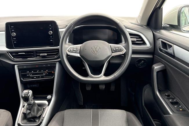 VOLKSWAGEN T-Roc Photo 11