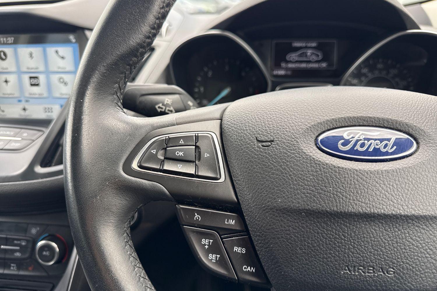 Ford KUGA Photo 36