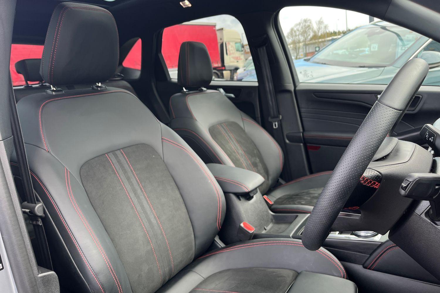 Ford KUGA Photo 16