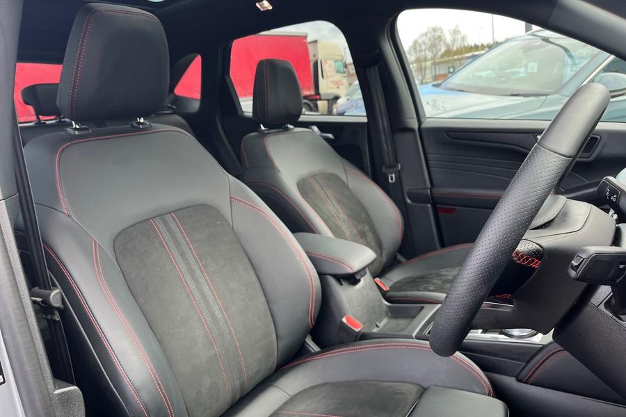 Ford KUGA Photo autoimg-e3bff5e4cbd9fb202b118a3c3ee0a344db66ae22.jpg