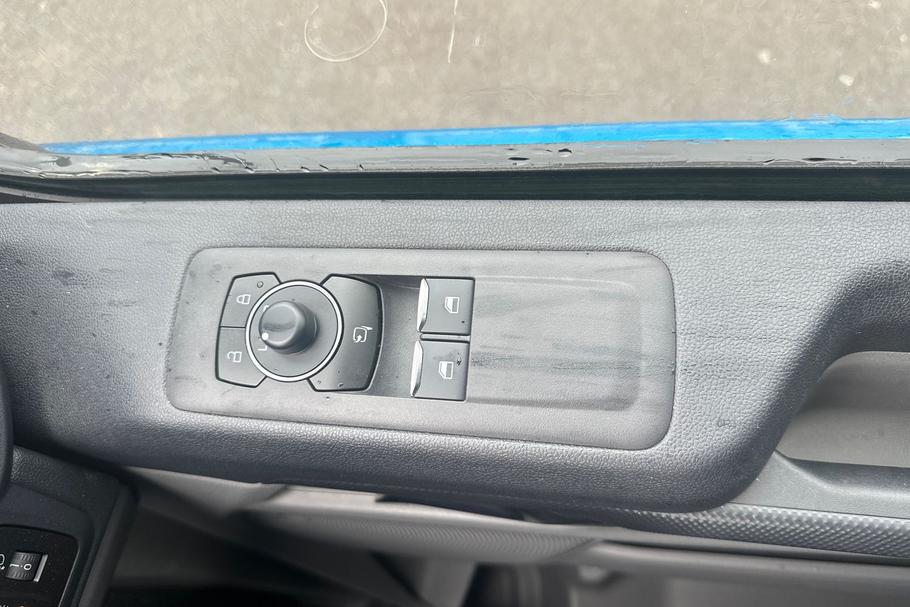 Used Ford E-TRANSIT CUSTOM MX75KEK 26