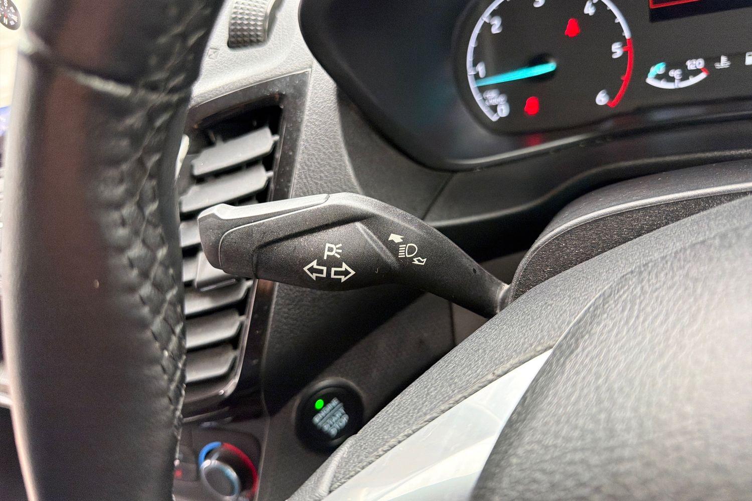 Ford TRANSIT CONNECT Photo 38