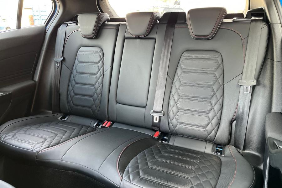 Ford Focus Photo autoimg-e3caf24473d8a11ae495a259d2d9d9b5efad7e4a.jpg
