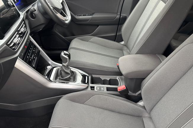 VOLKSWAGEN T-Roc Photo 31