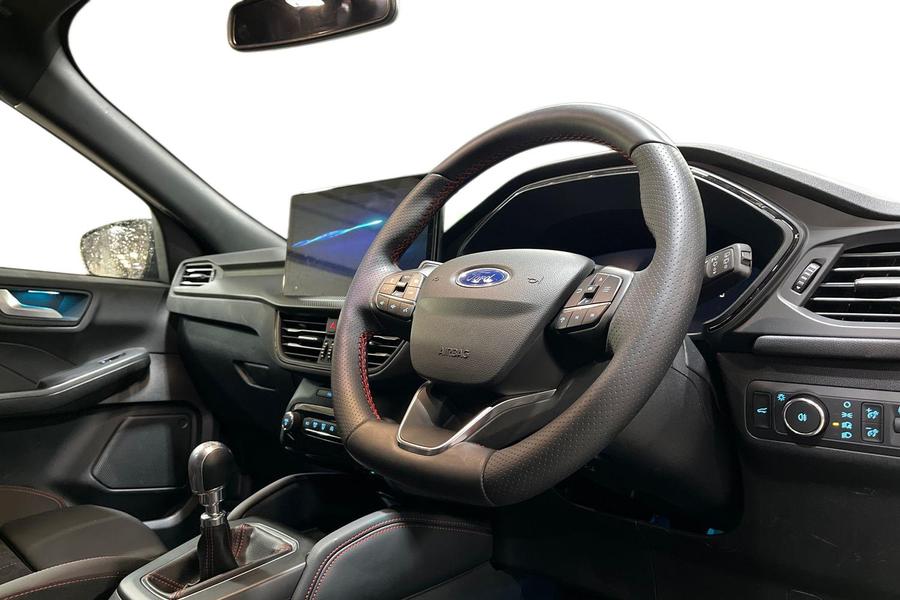 Ford KUGA Photo autoimg-e3d36b097e53fdd3c49c0bd7a1e7f75325b8f82d.jpg