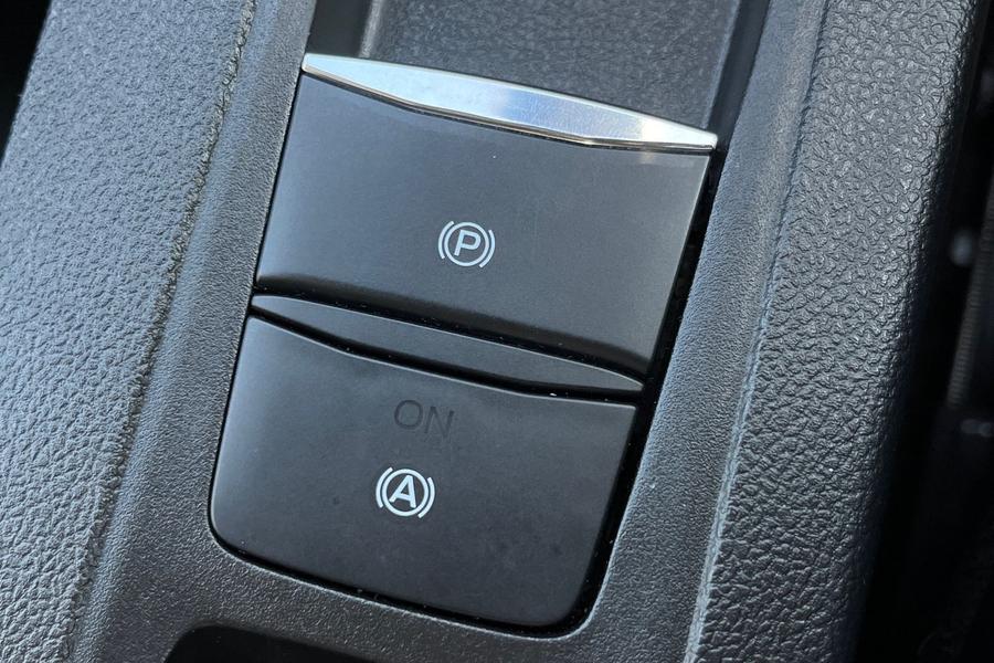 Ford FOCUS Photo autoimg-e3d425d31c9c72a6d0bcc40a56314cfc8a24e448.jpg