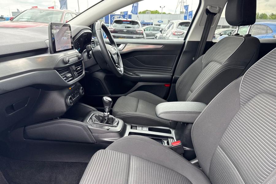 Ford FOCUS Photo autoimg-e3d613f19eb1980336cba6129afbc8fdf7a27f59.jpg