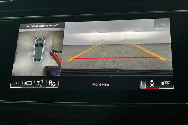 AUDI Rsq8 Photo 21