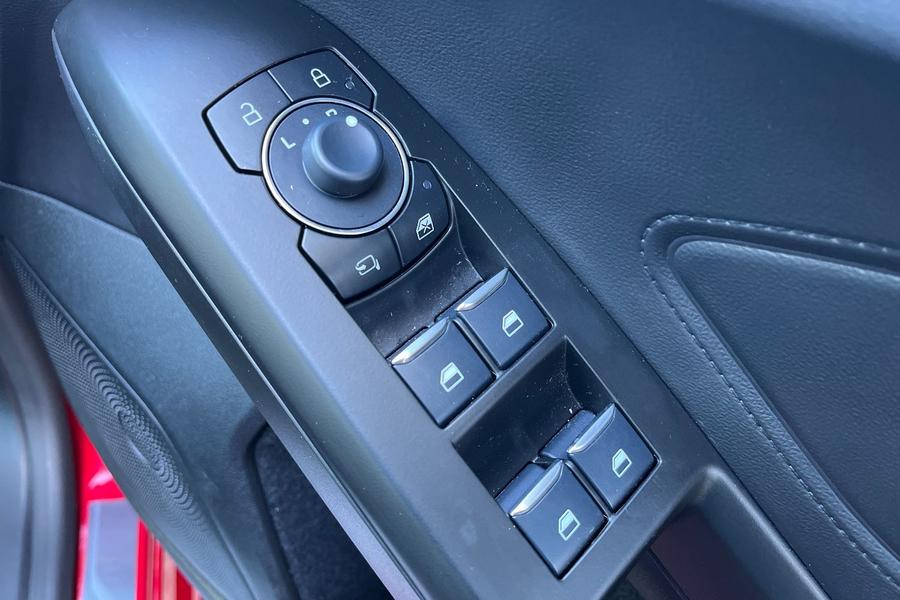 Ford Focus Photo autoimg-e3db9c1e6890f16a441780242c5897b8a896ebb7.jpg