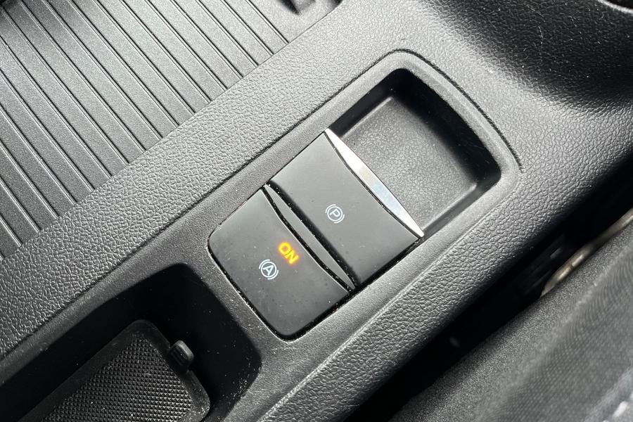 Ford FOCUS Photo autoimg-e3de39299ad0e671e08bbb10bc9e9026149bae30.jpg