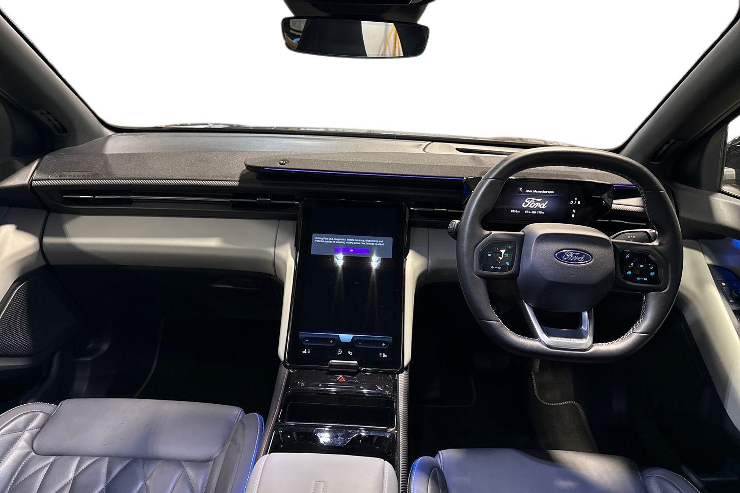 Ford Explorer Photo 9